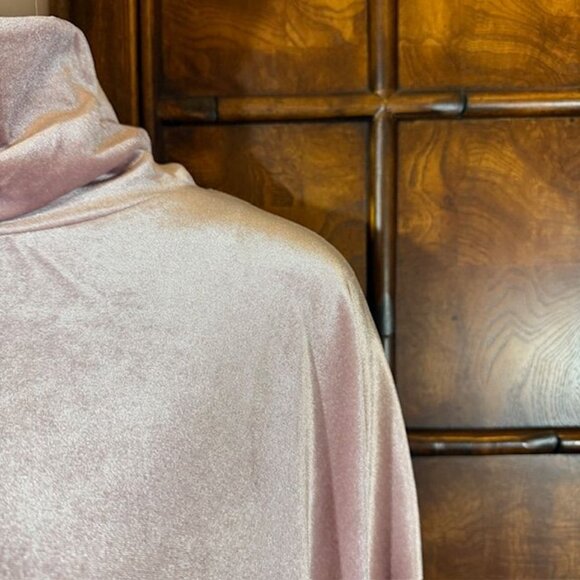 WynneLayers Wood Rose Stretch Velvet Side Slit Turtleneck Top - Picture 9 of 14